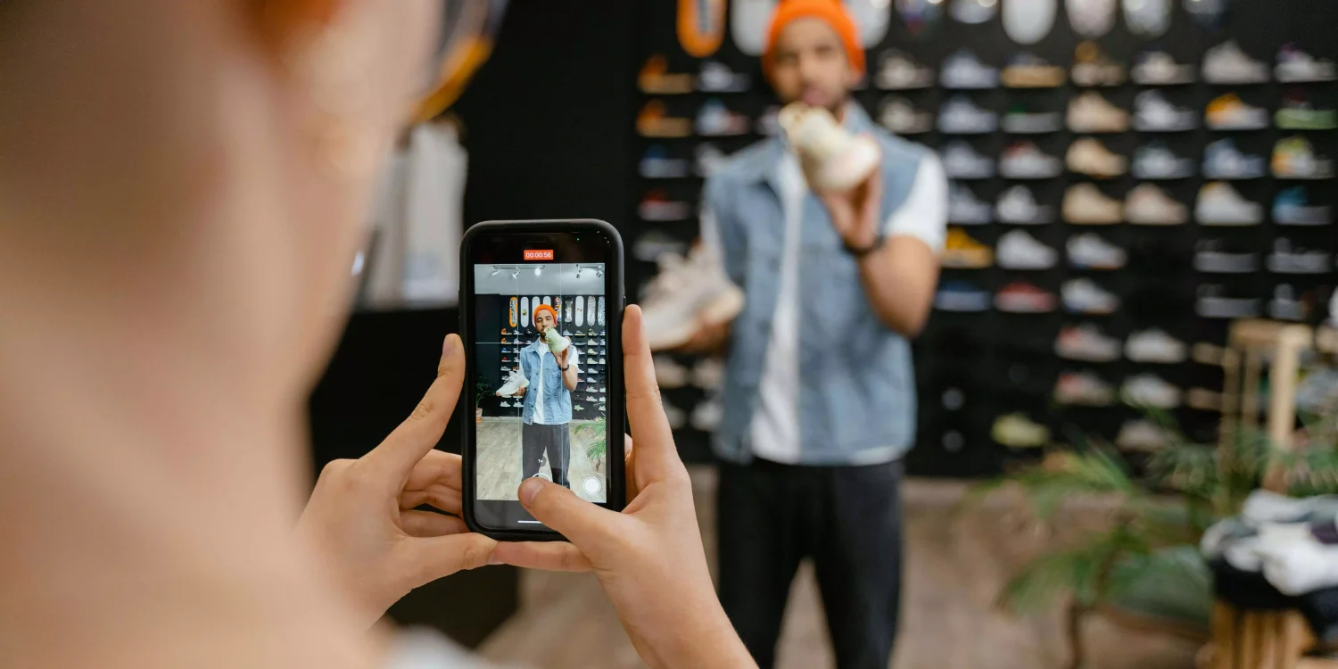 Digital Experience Models in Customer Focused Industries