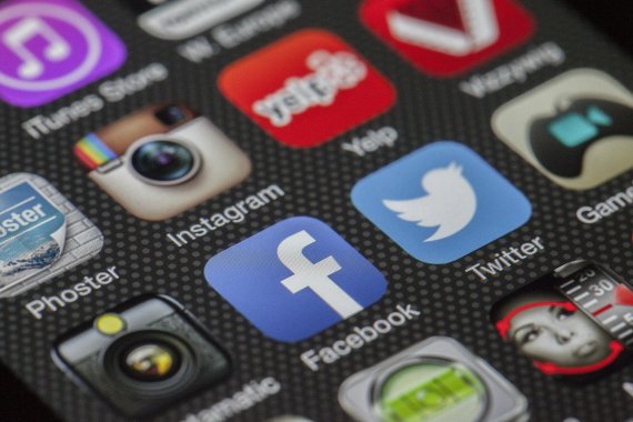 Omni channel for social medis