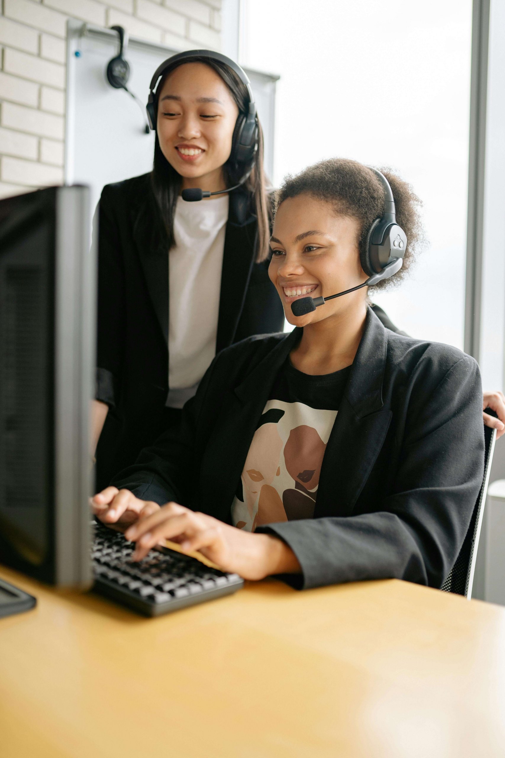 How Do Bilingual Teams Strengthen Customer Experiences